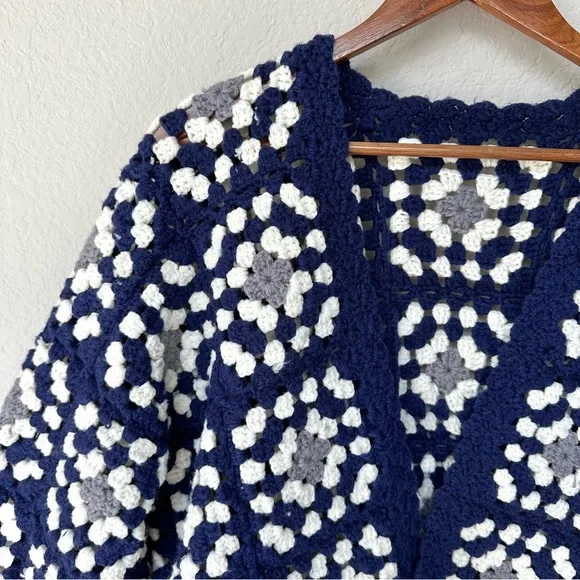 Granny Square Vintage Crocheted Cardigan Balloon Sleeves S-L - Picture 3 of 10